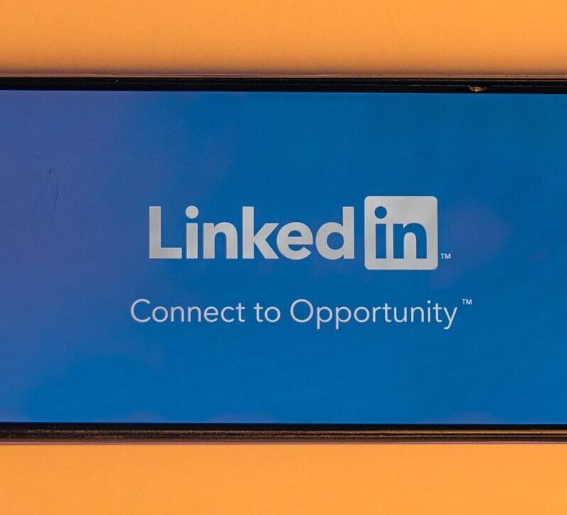 How to Optimize Your LinkedIn Profile to Get Recruiter Attention in 2026